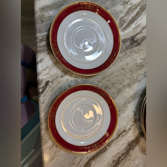 Set Of 2 Noritake Japanese 14cm Red White Gold Bone China Saucers Goldmere - Picture 1 of 4
